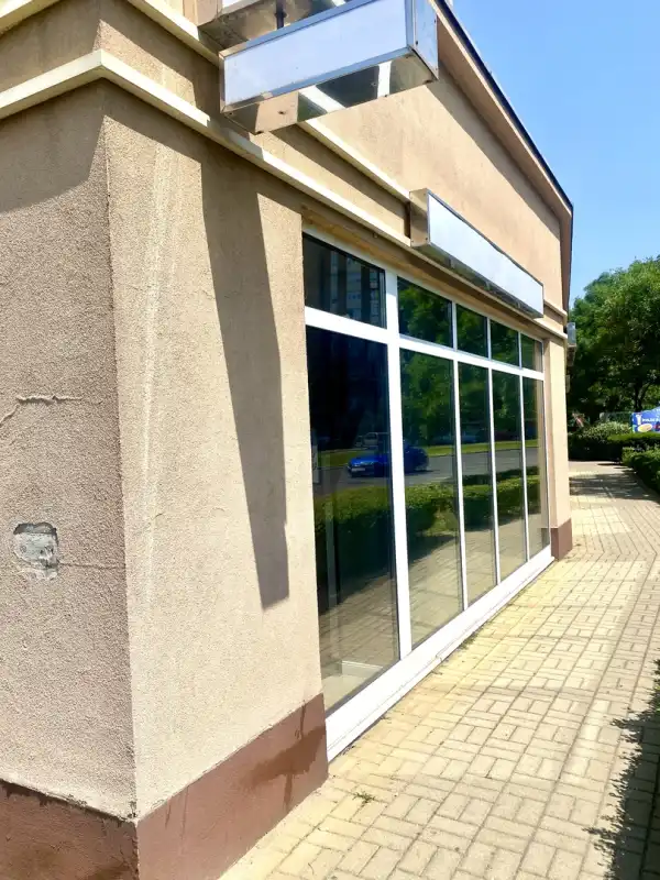 Kiadó üzlethelyiség utcai bejáratos, Budapest, X. kerület 10 szoba 231 m² 780 E Ft/hó + Áfa